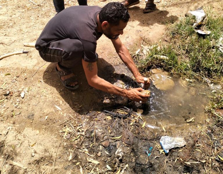 مجلس مدينة الصف بالجيزة ينظم حملة لضبط وصلات المياه المخالفة بشوارع قرى الاقواز  